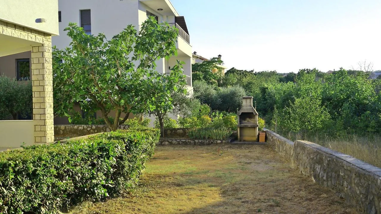 Apartment Karmen Silo  0*, Silo (Krk) Croatia
